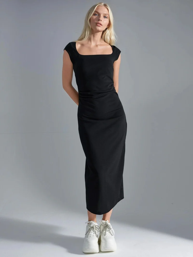 بوسيم BUSEM Square Neck Slit Detailed Midi Dress